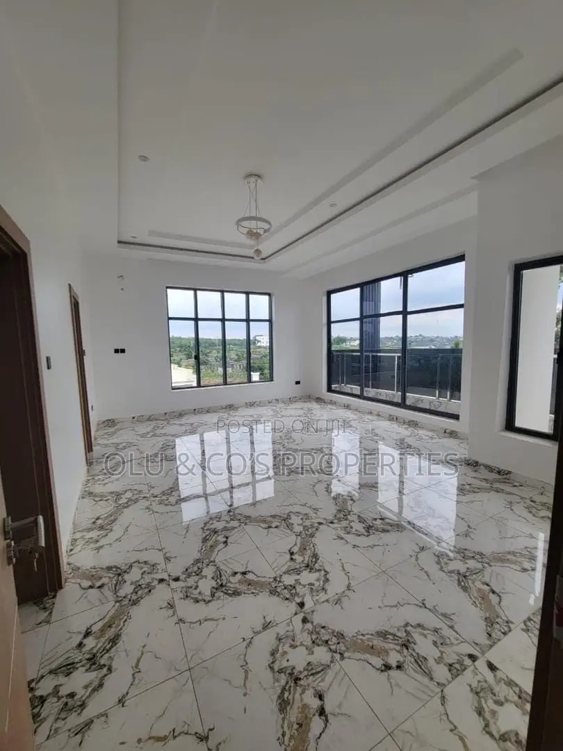 4bdrm Duplex in Idu By Nizamaye for rent