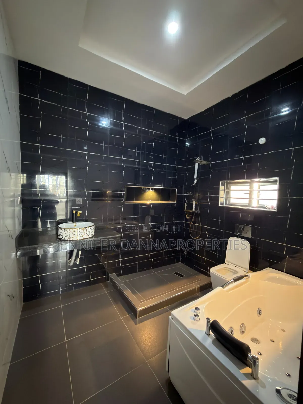 5bdrm Duplex in Enugu for sale