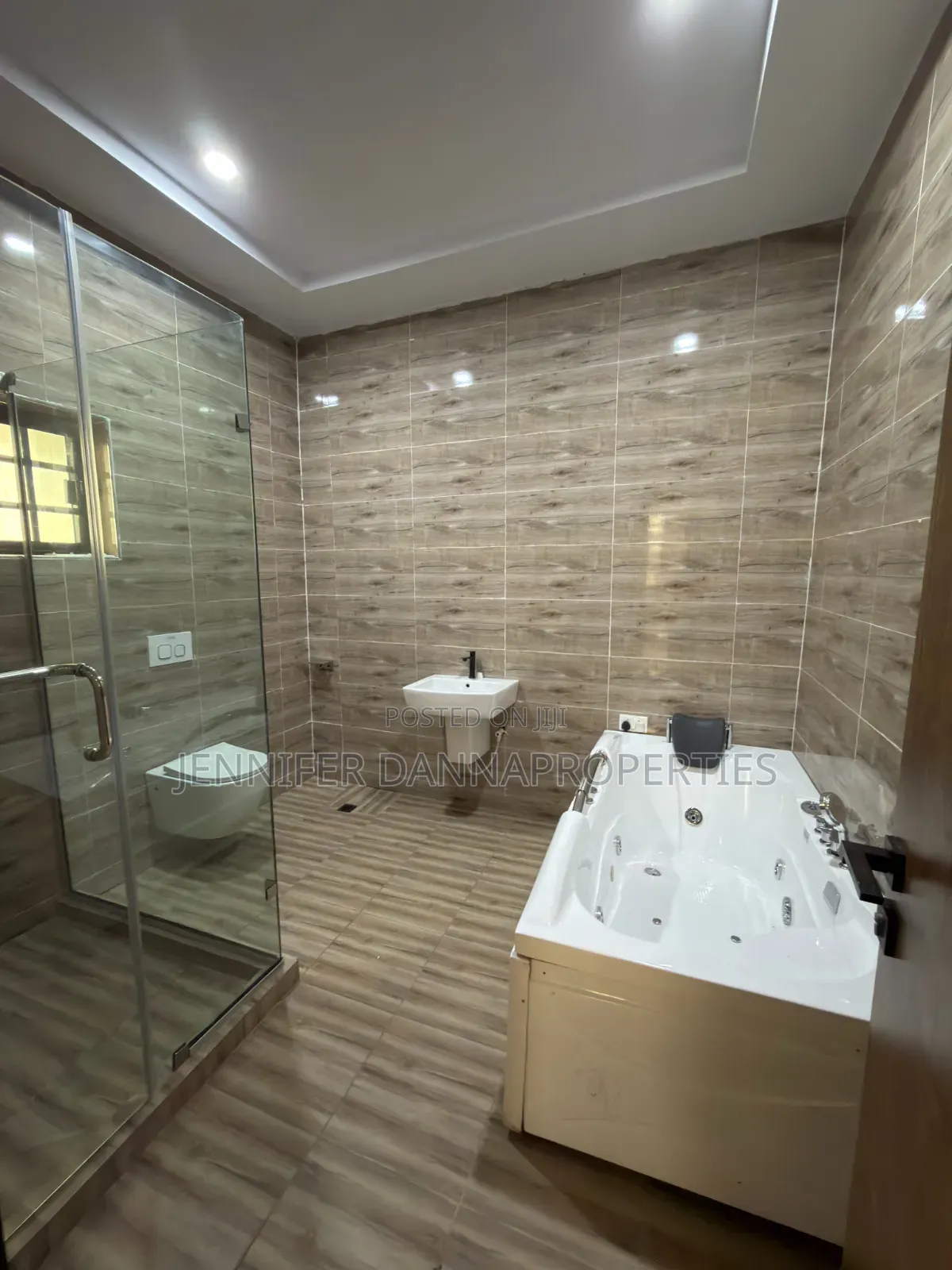 4bdrm Duplex in Enugu for sale