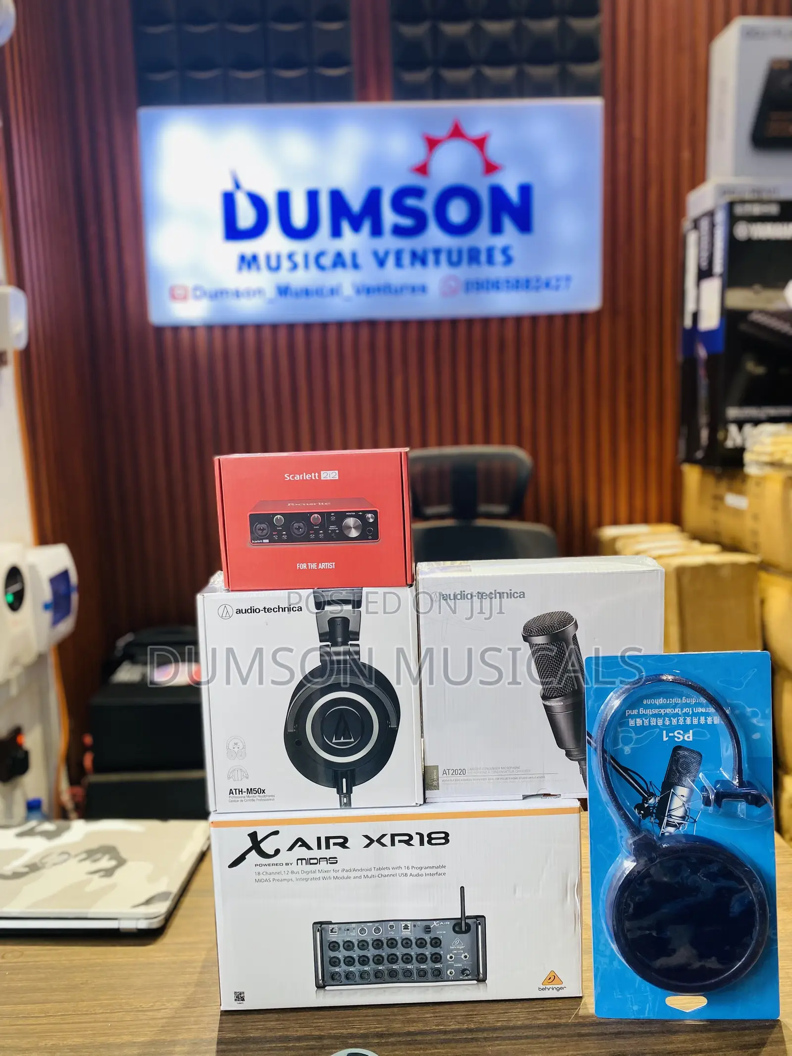 Behringer XR18, Scarlett SoundCard 2i2, M50x Headphone, At2020 Mic