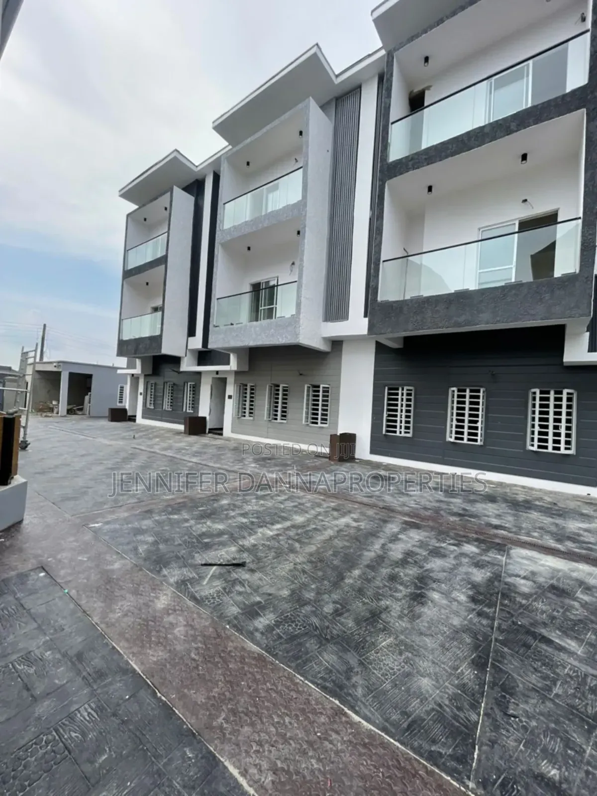 4bdrm Townhouse/Terrace in Awoyaya for sale