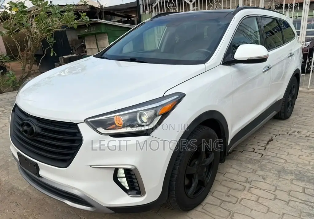 Hyundai Santa Fe 2017 White
