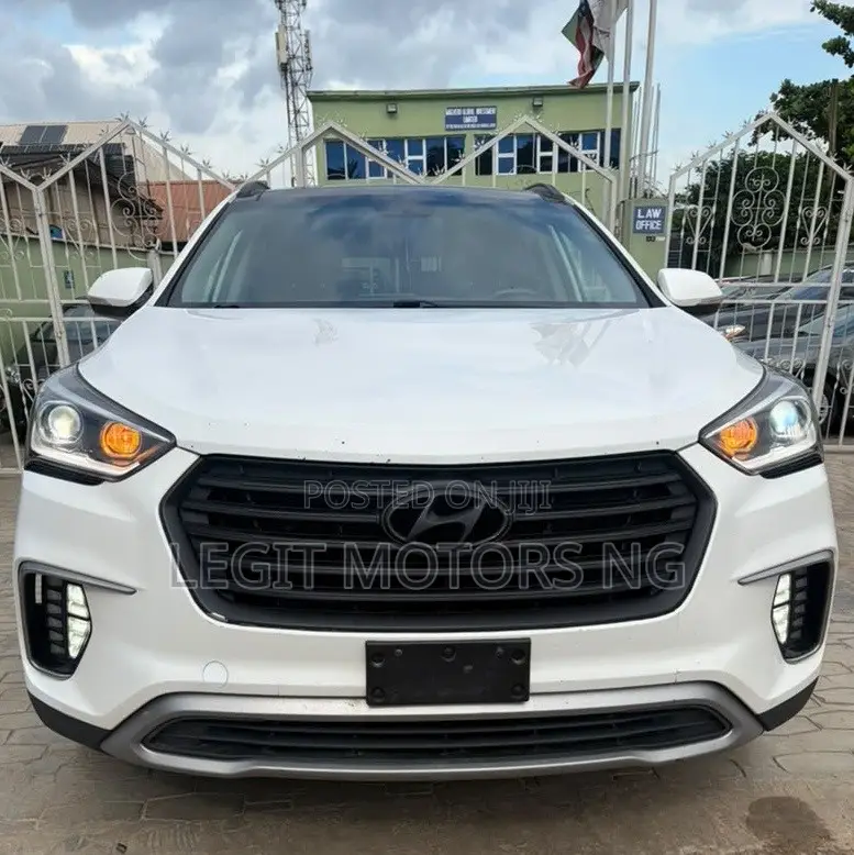 Hyundai Santa Fe 2017 White