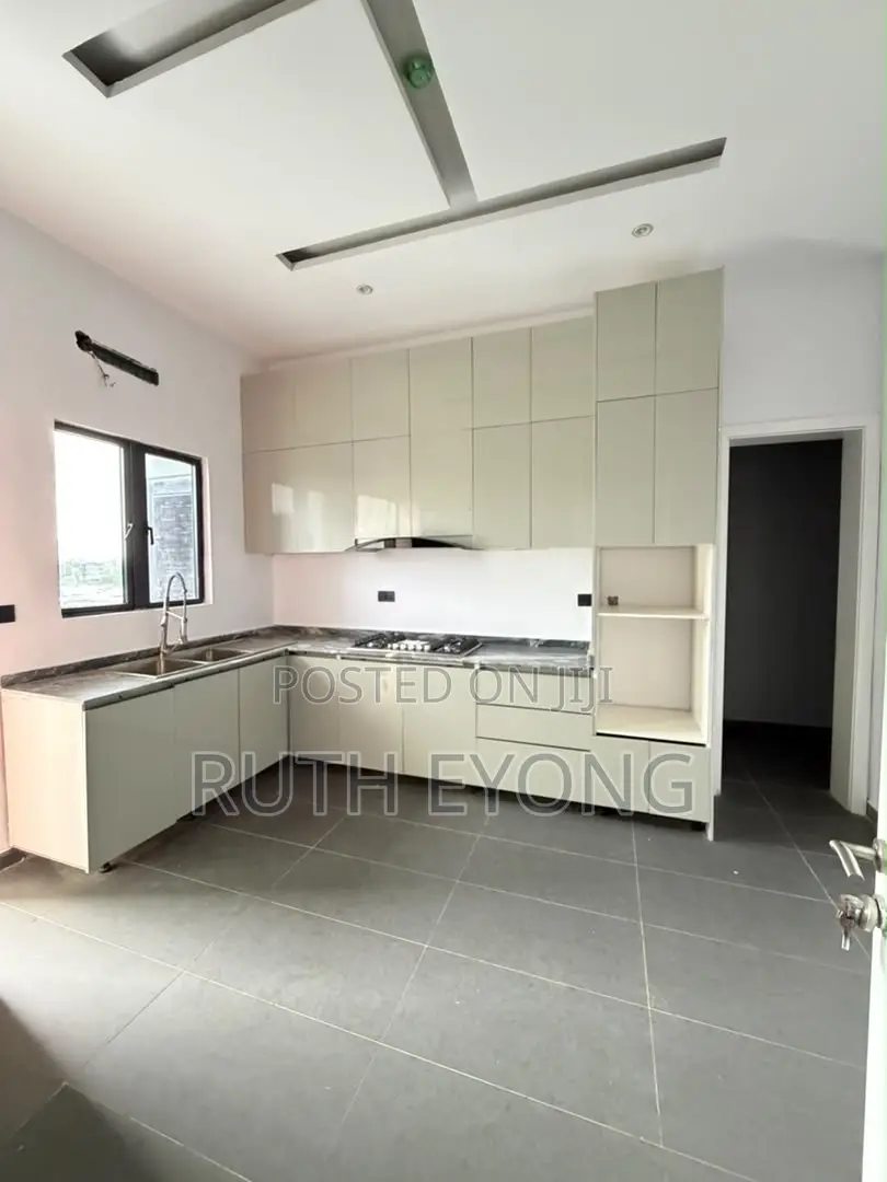 3bdrm Apartment in Victoria Island for rent