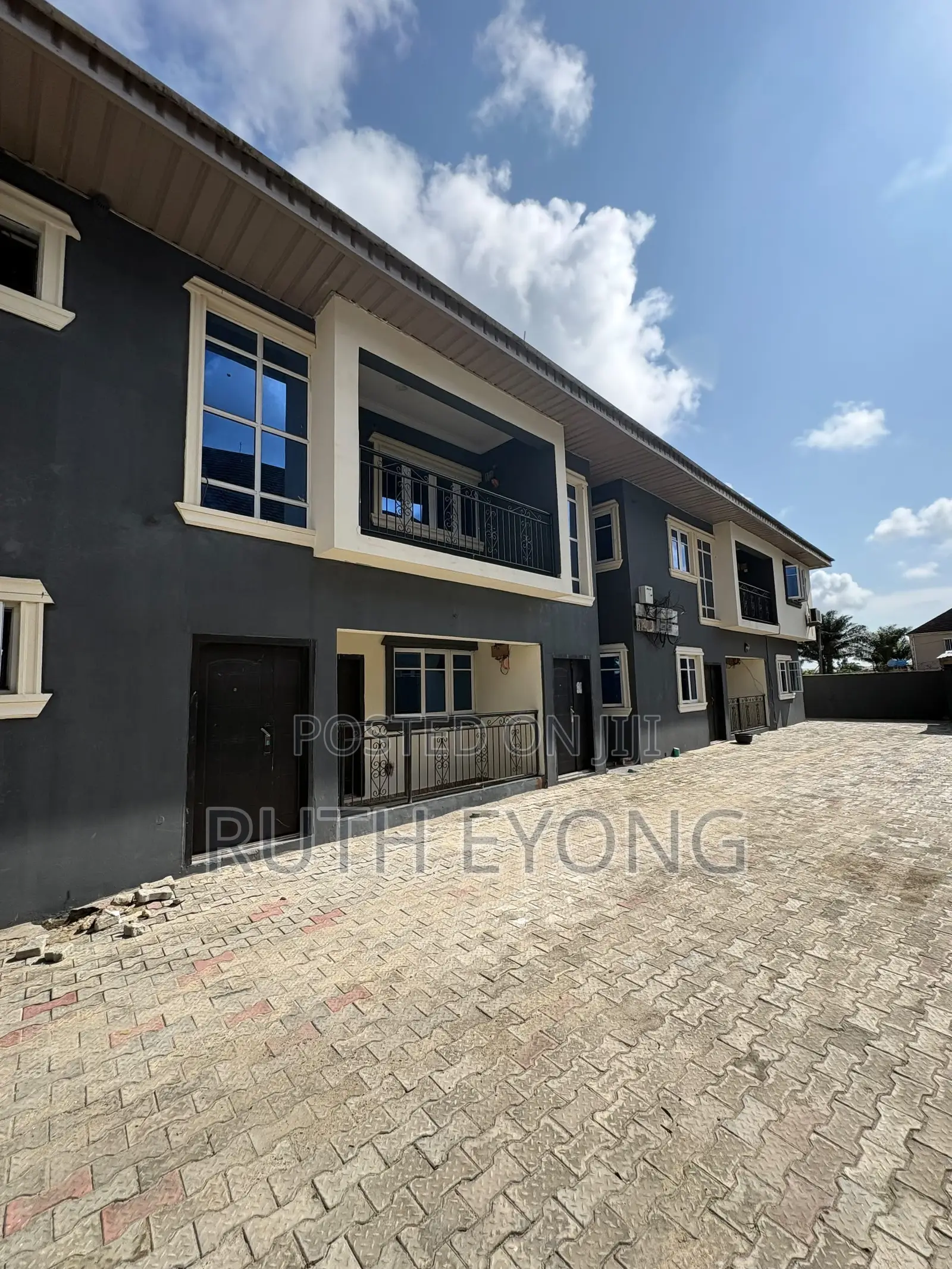 2bdrm Apartment in Awoyaya New Road, Sangotedo for rent