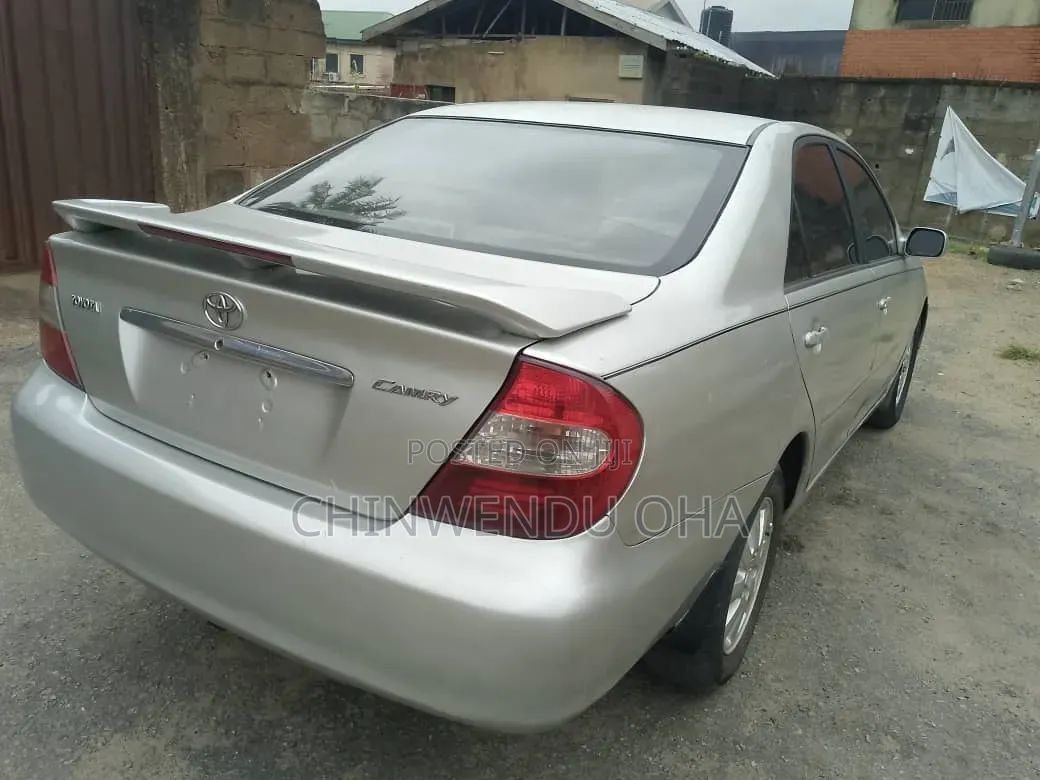 Toyota Camry 2004 Silver