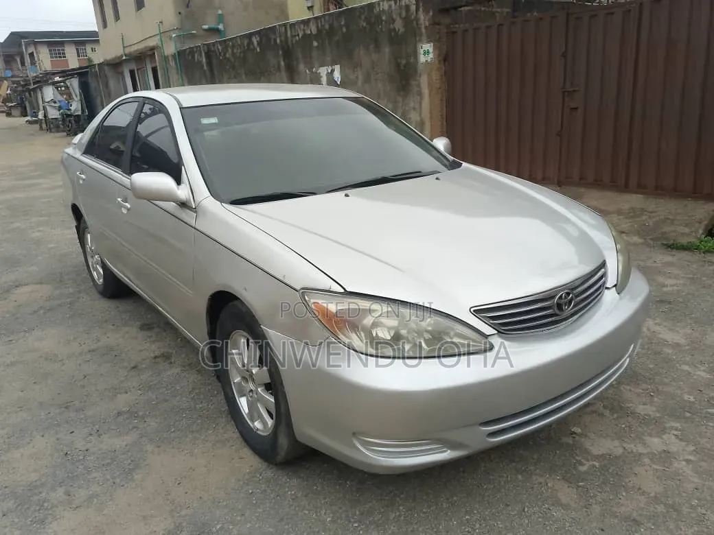 Toyota Camry 2004 Silver