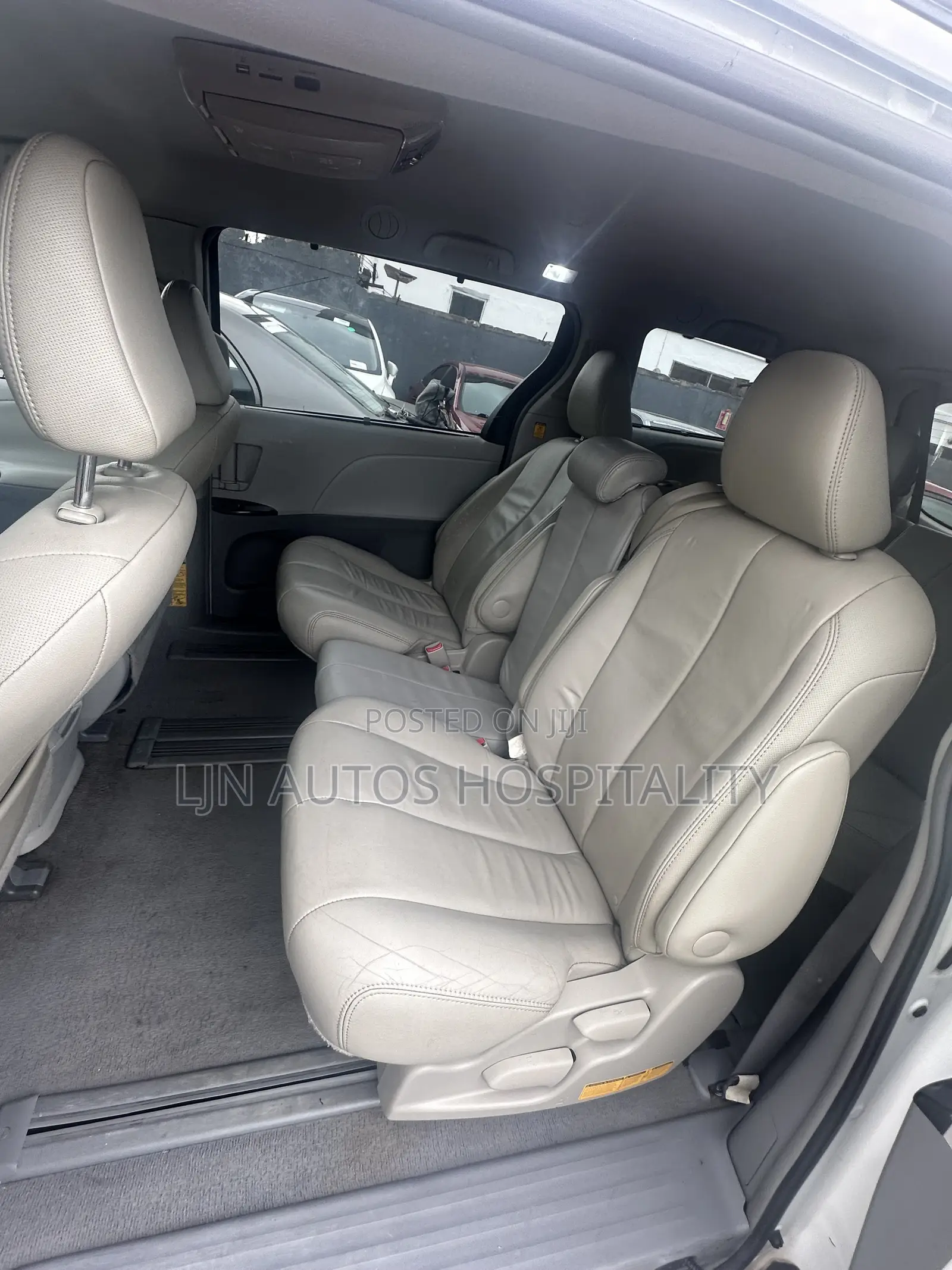 Toyota Sienna LE FWD 8-Passenger 2013 White