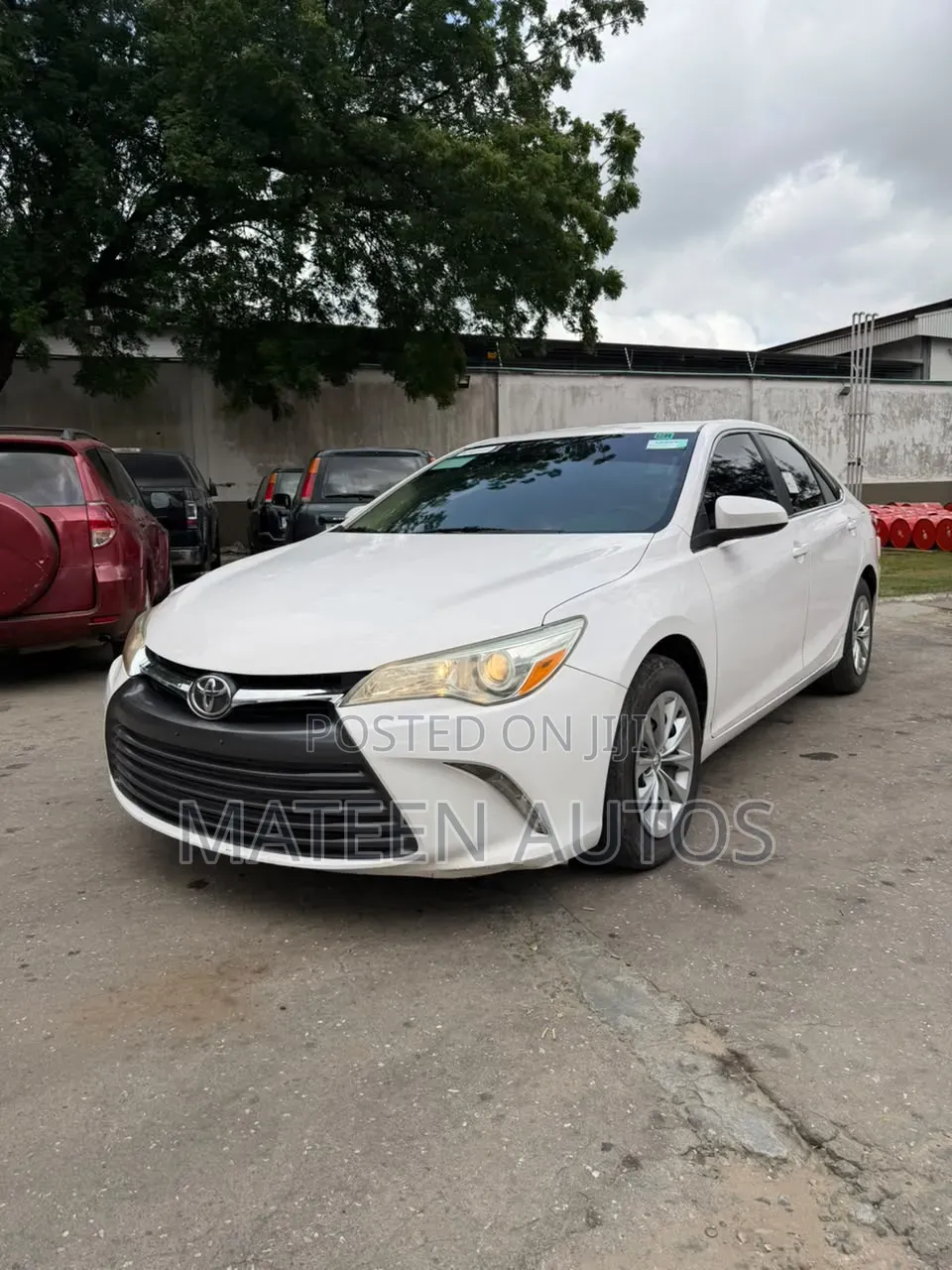 Toyota Camry LE 4dr Sedan (2.5L 4cyl 6A) 2015 White