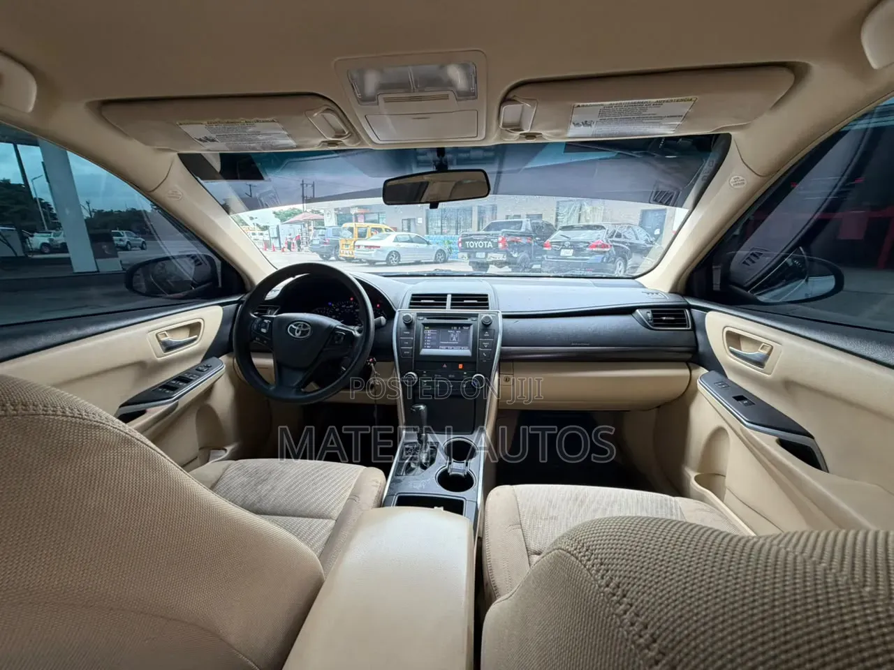 Toyota Camry LE 4dr Sedan (2.5L 4cyl 6A) 2015 White