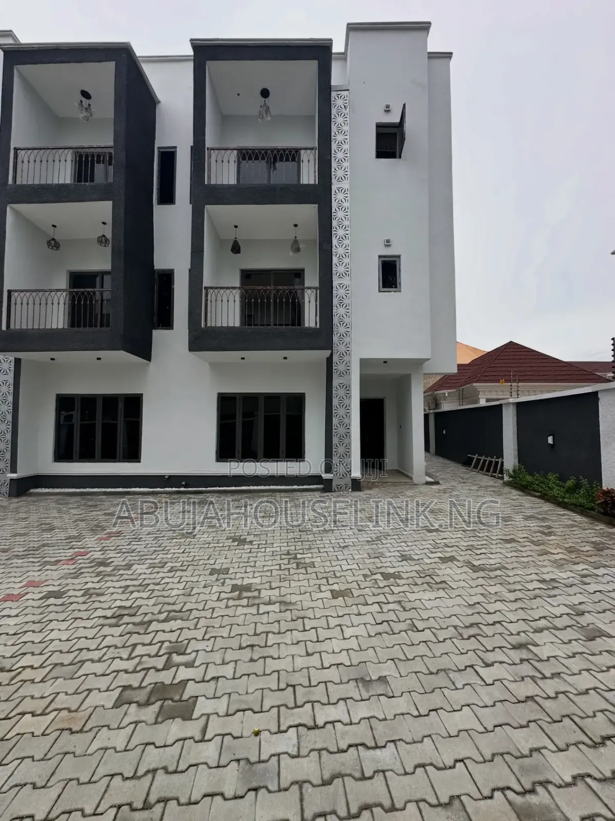 4bdrm Duplex in Jahi Abuja for sale