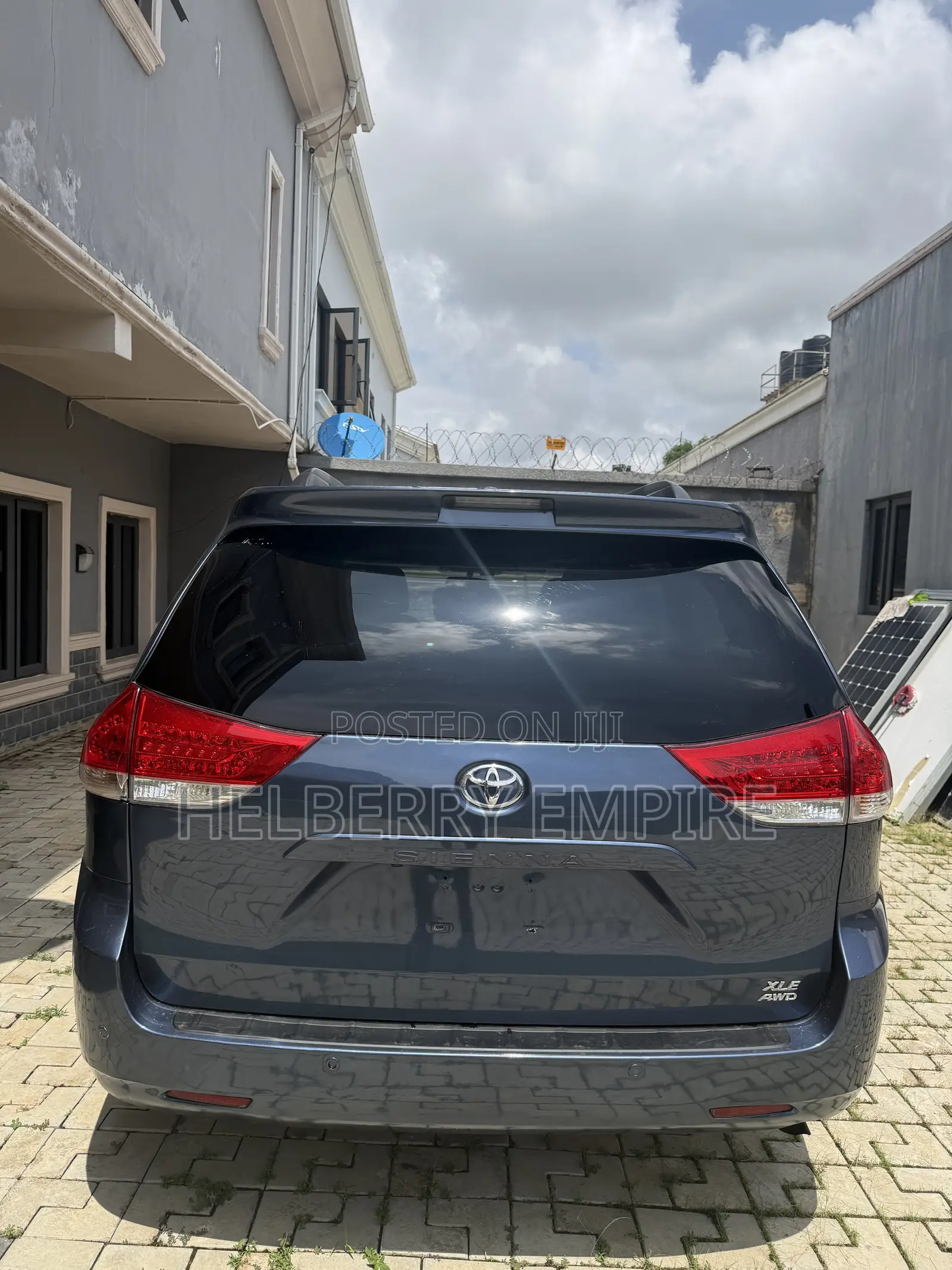 Toyota Sienna 2014 Blue