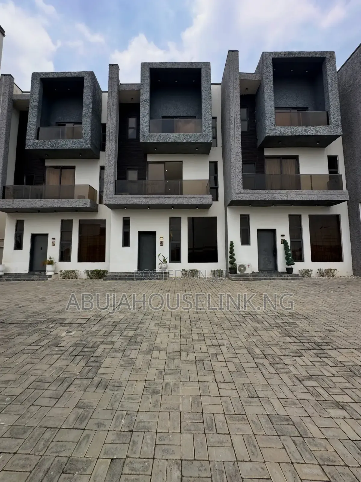 4bdrm Duplex in Jahi Abuja for sale