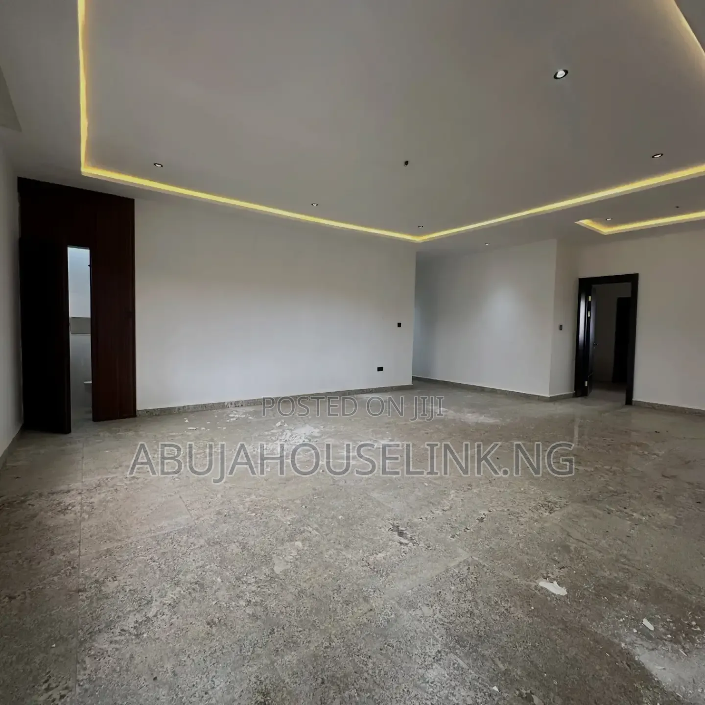 3bdrm Apartment in Wuye Main Abuja for sale