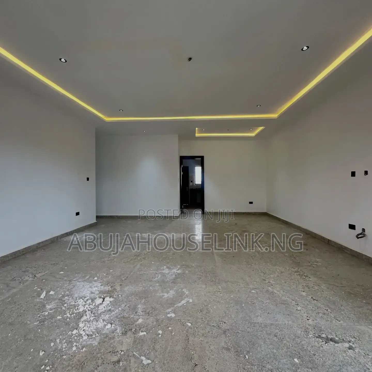 3bdrm Apartment in Wuye Main Abuja for sale