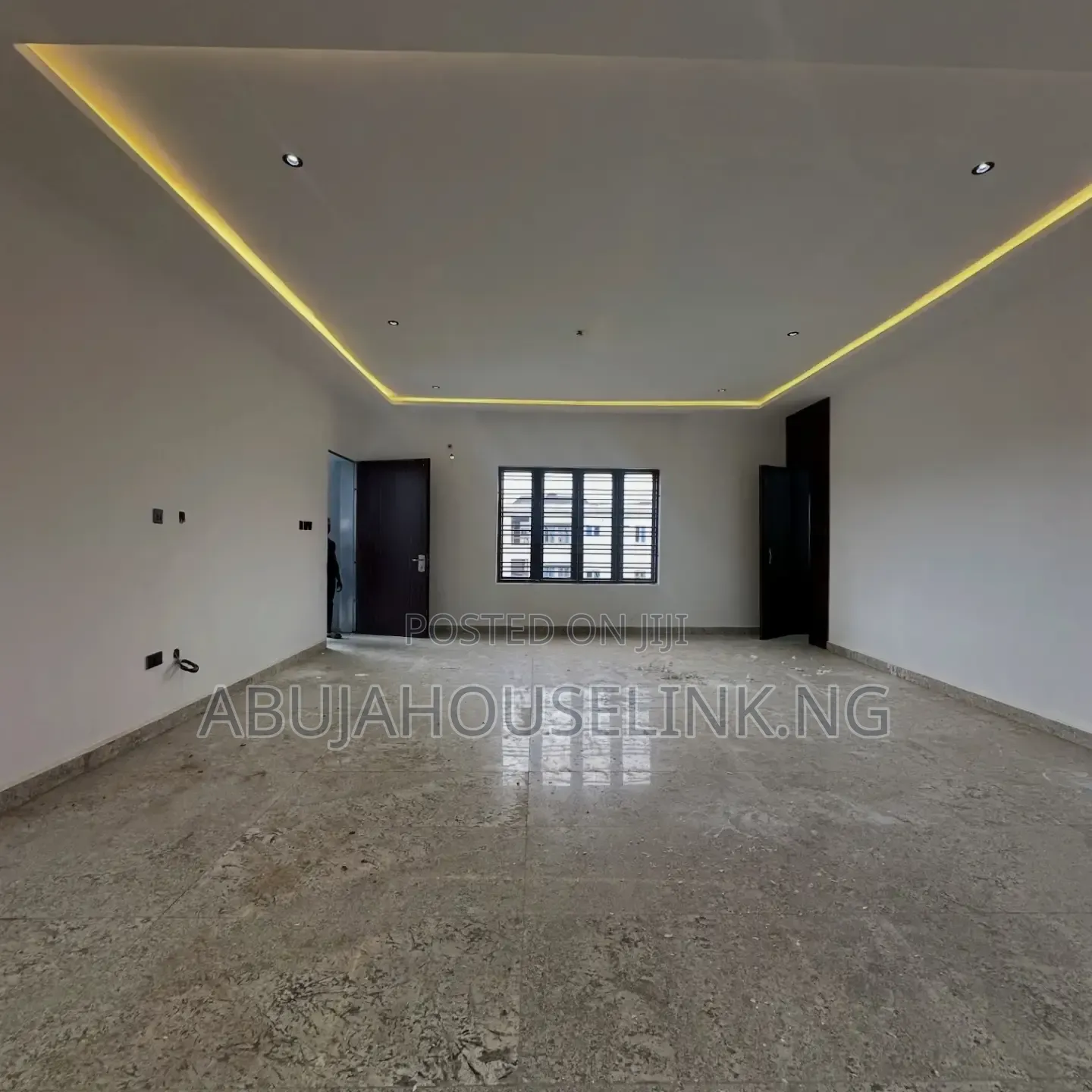 3bdrm Apartment in Wuye Main Abuja for sale