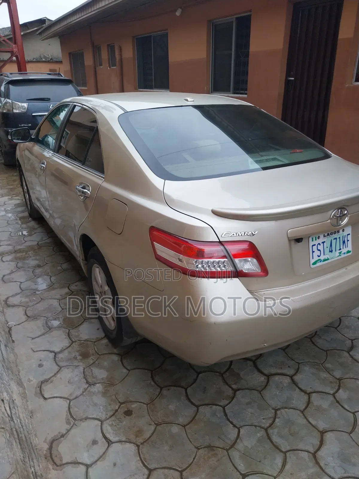 Toyota Camry 2011 Gold