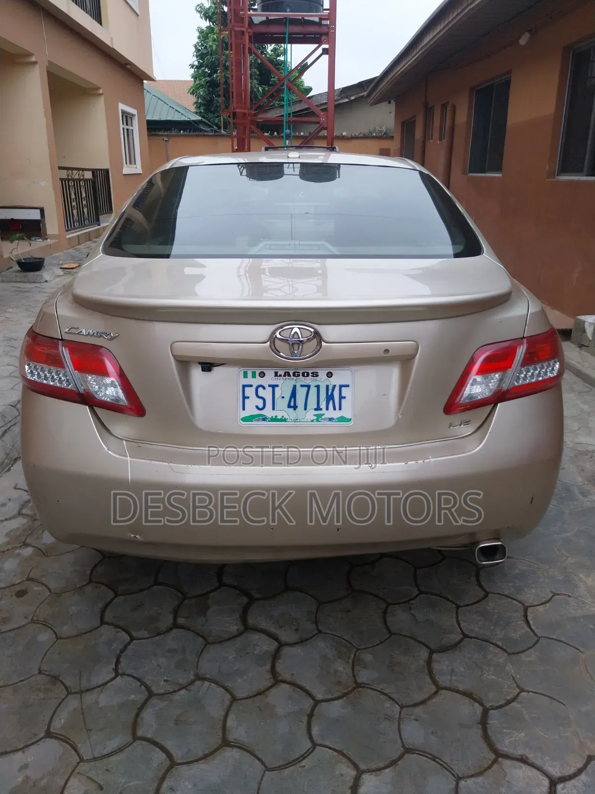 Toyota Camry 2011 Gold