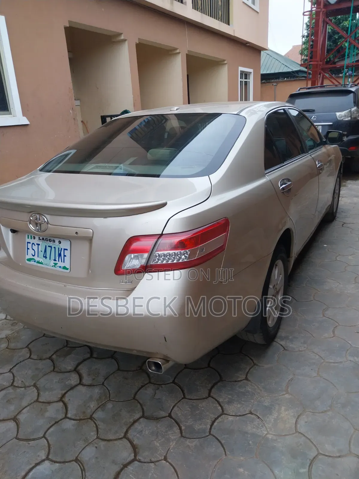 Toyota Camry 2011 Gold