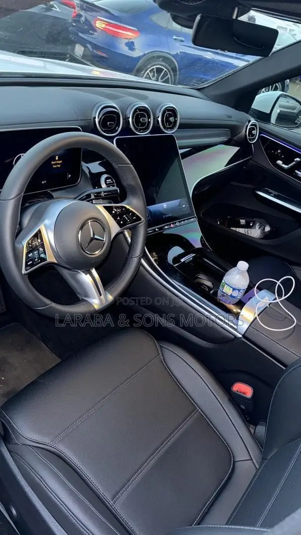 Mercedes-Benz GLC-Class GLC 300 2025 White