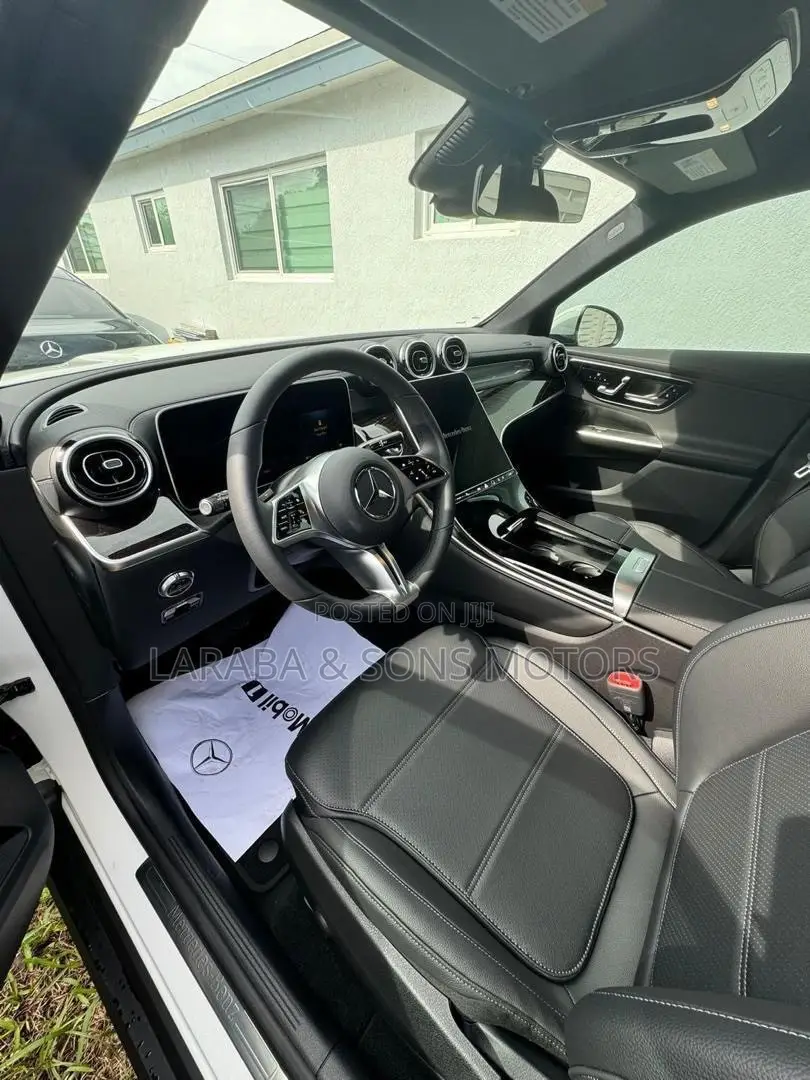 Mercedes-Benz GLC-Class GLC 300 2025 White