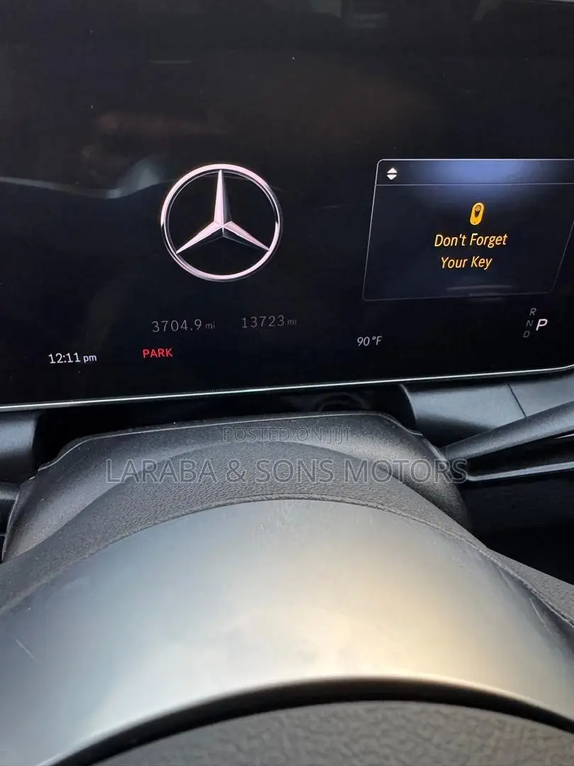 Mercedes-Benz GLC-Class GLC 300 2025 White