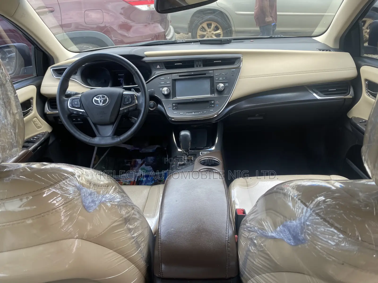 Toyota Avalon Limited FWD Sedan (3.6L 6cyl 6A) 2016 Gold