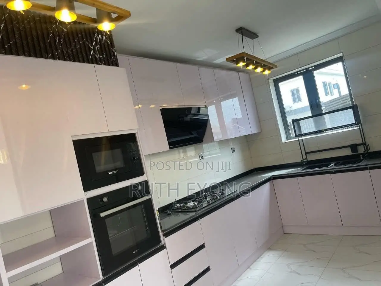 5bdrm Townhouse/Terrace in Abijo Gra, Sangotedo for sale