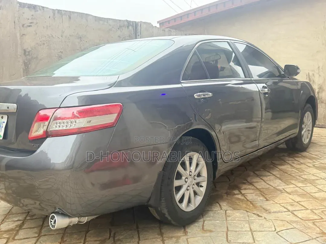 Toyota Camry LE 4dr Sedan (2.4L 4cyl 5A) 2008 Gray