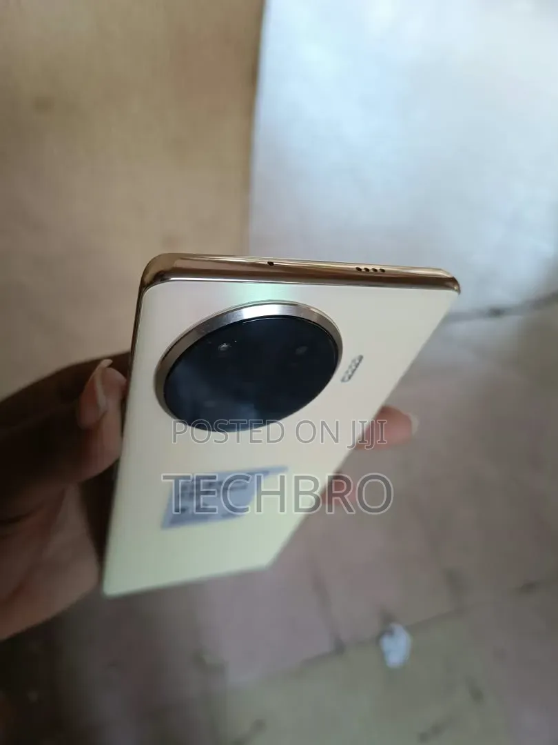 Tecno Spark 20 Pro Plus 256 GB Gold