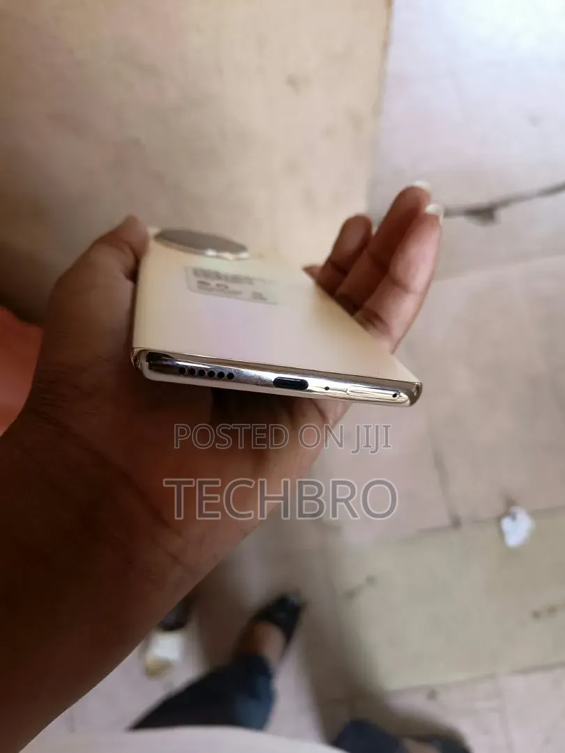 Tecno Spark 20 Pro Plus 256 GB Gold