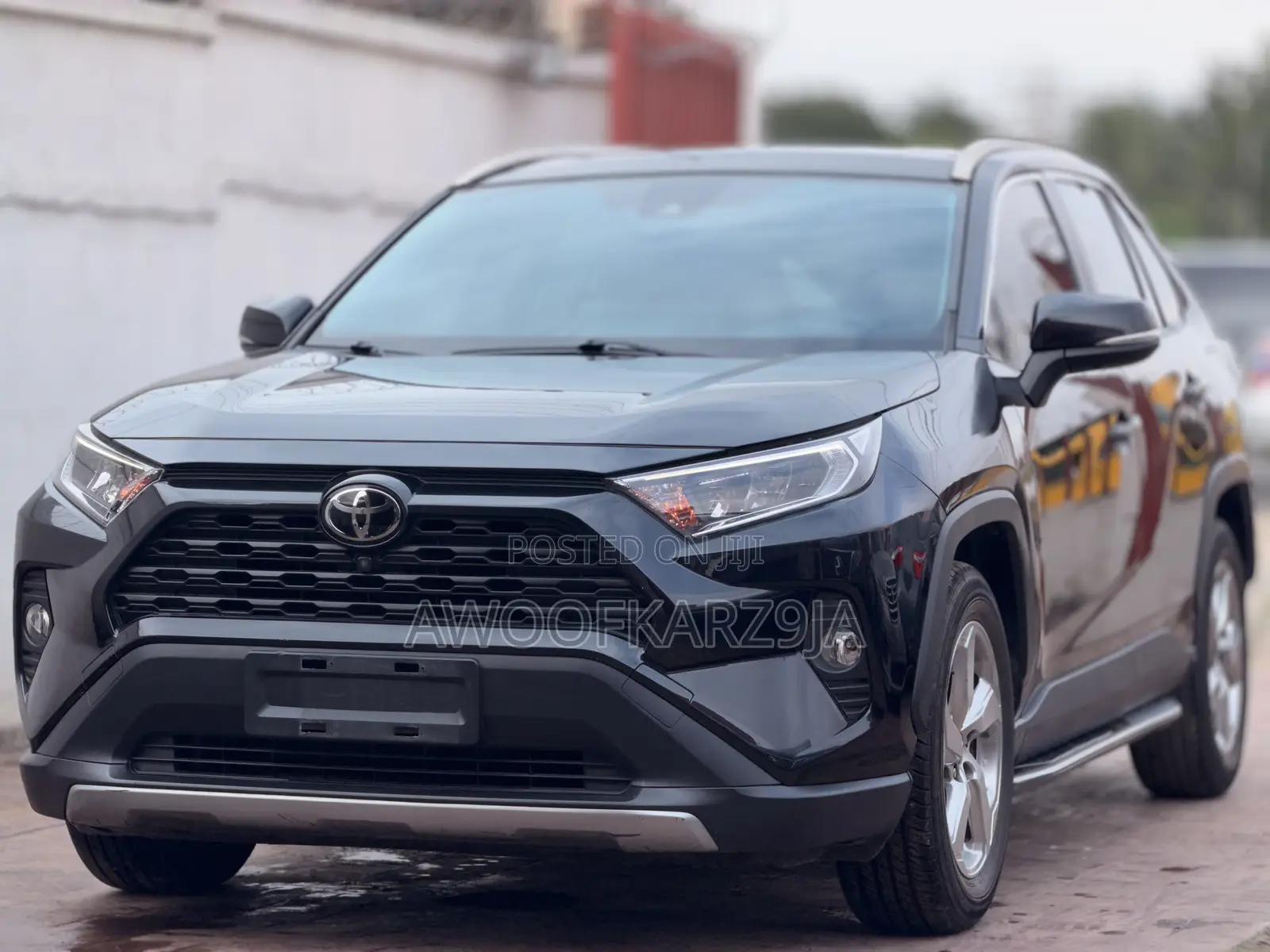 Toyota RAV4 XLE Premium 2021 Black