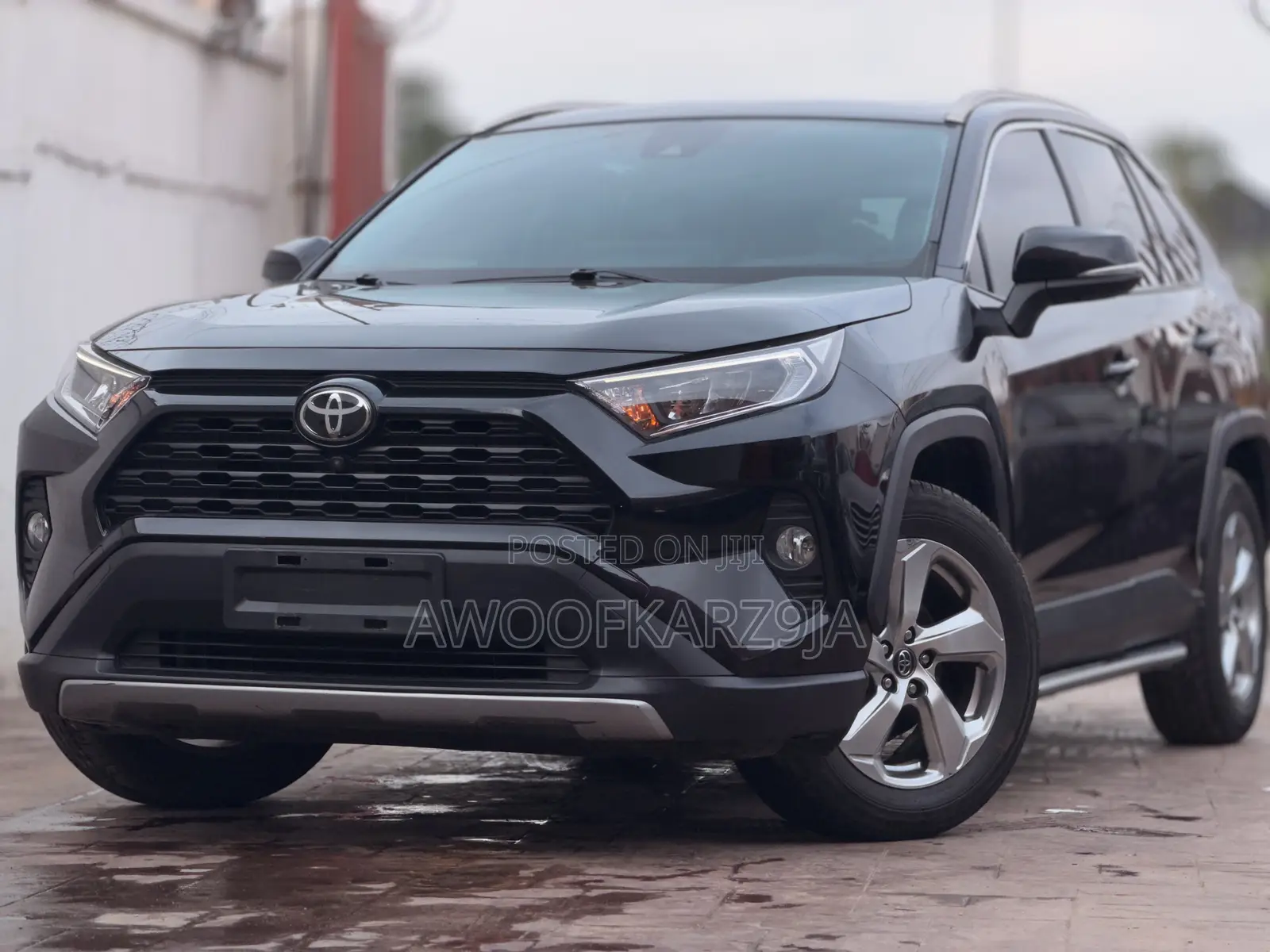 Toyota RAV4 XLE Premium 2021 Black