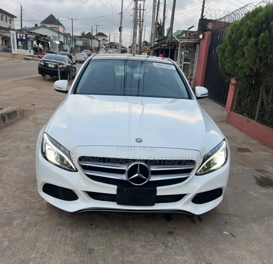 Mercedes-Benz C300 Sport 4Matic Sedan AWD (2.0L 4cyll 7A) 2016 White
