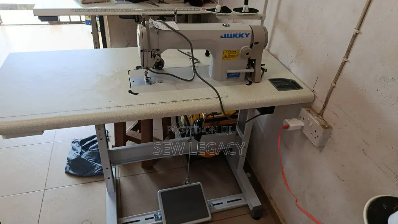 Jukky Straight Sewing Machine