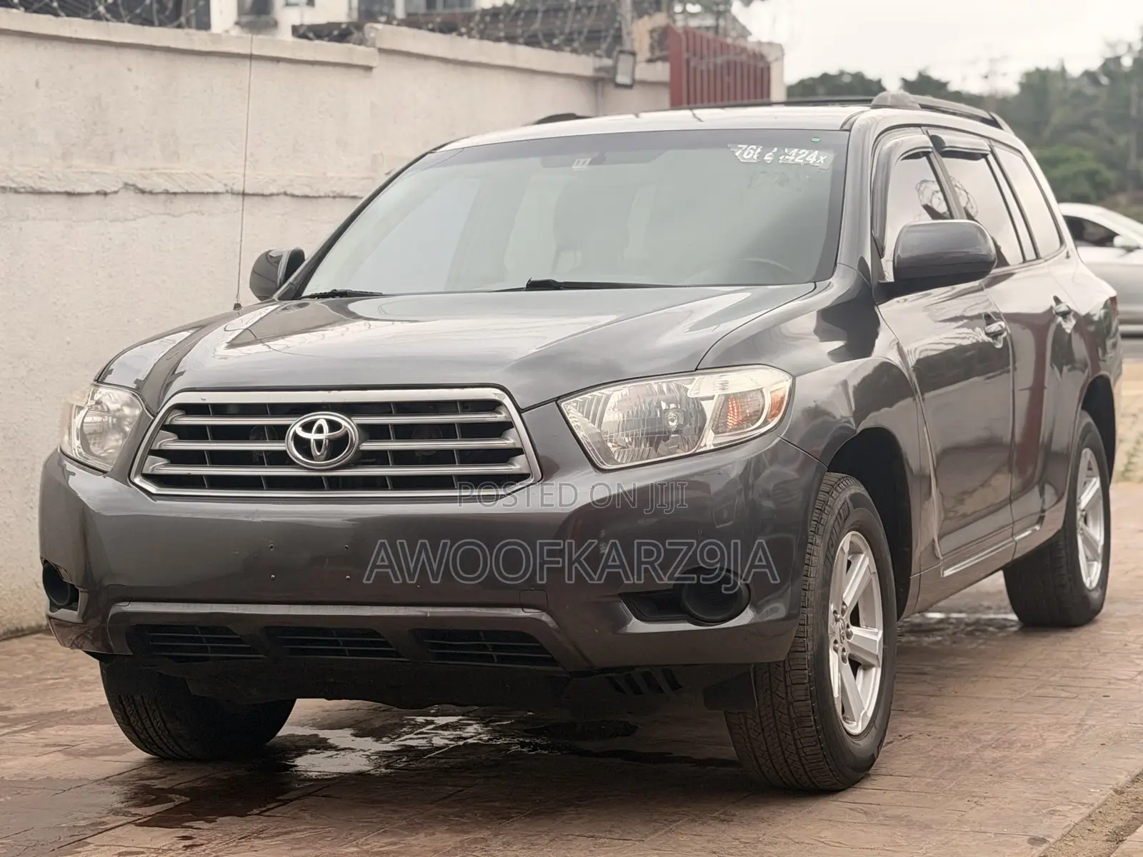 Toyota Highlander Base 2010 Gray