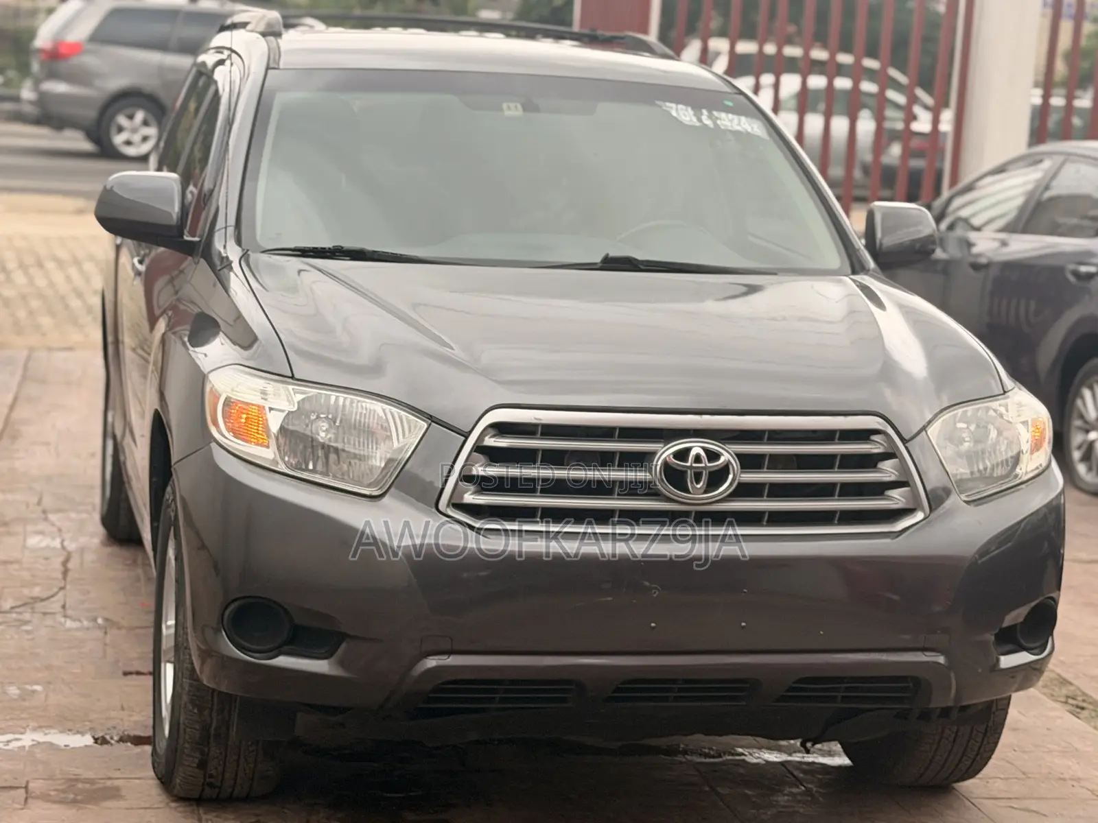 Toyota Highlander Base 2010 Gray