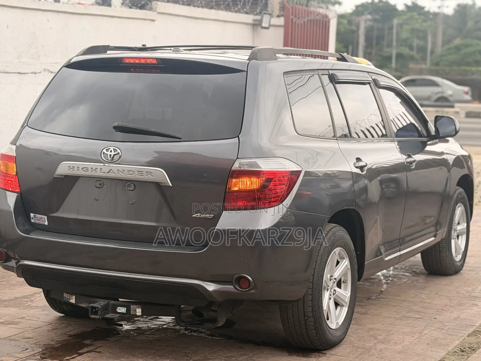 Toyota Highlander Base 2010 Gray