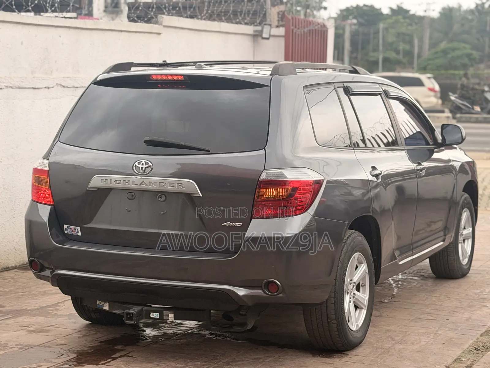 Toyota Highlander Base 2010 Gray