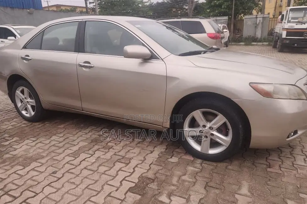 Toyota Camry LE 4dr Sedan (2.4L 4cyl 5A) 2008 Gold