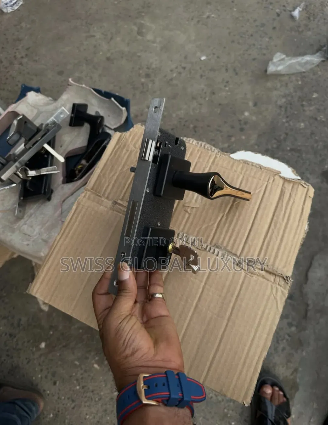 Turkey Door Handle Complete With the Engine,