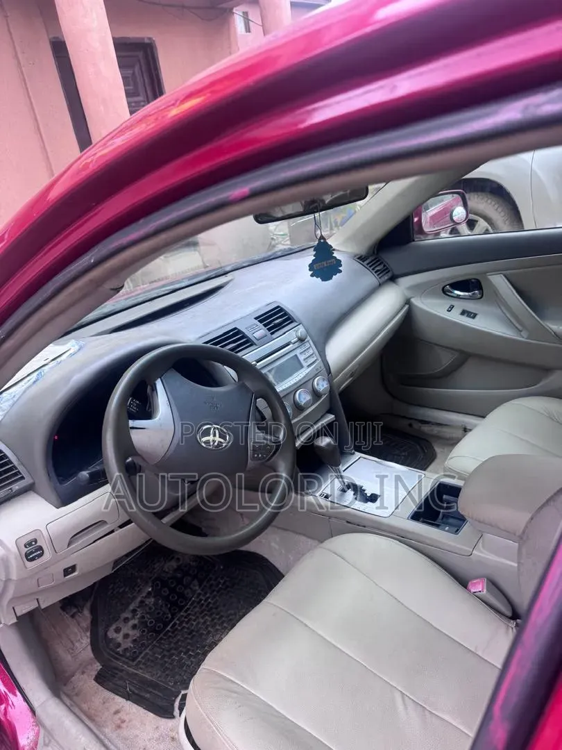 Toyota Camry LE 4dr Sedan (2.5L 4cyl 6AM) 2010 Red