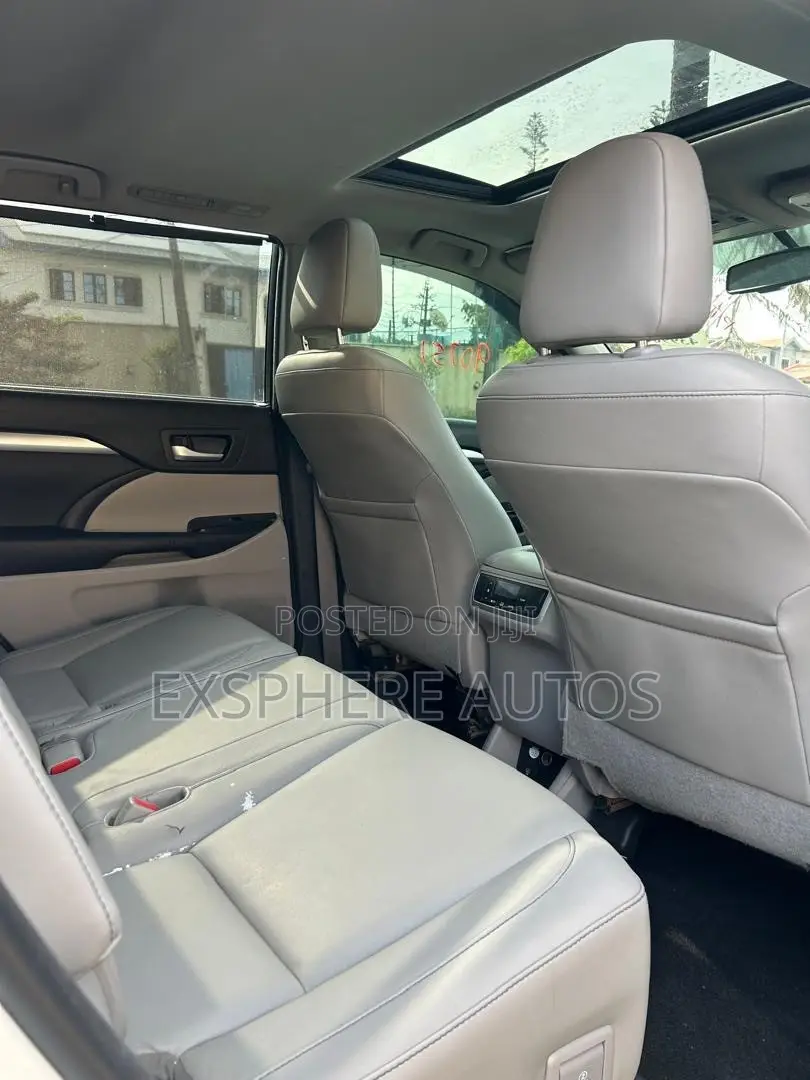 Toyota Highlander XLE 4dr SUV AWD (3.5L 6cyl 6A) 2015 White
