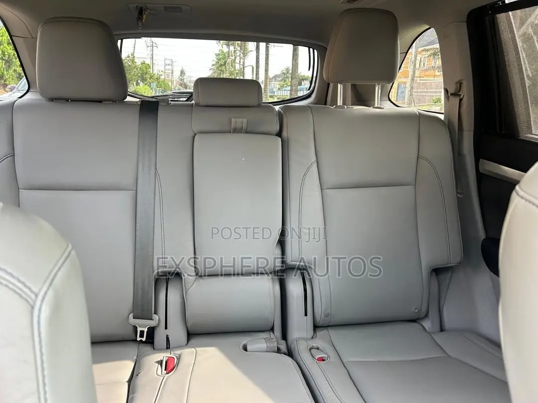 Toyota Highlander XLE 4dr SUV AWD (3.5L 6cyl 6A) 2015 White