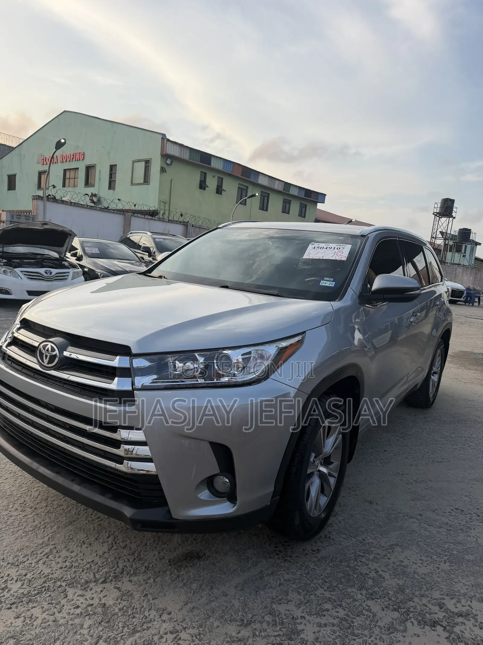 Toyota Highlander XLE 4dr SUV AWD (3.5L 6cyl 6A) 2015 Silver