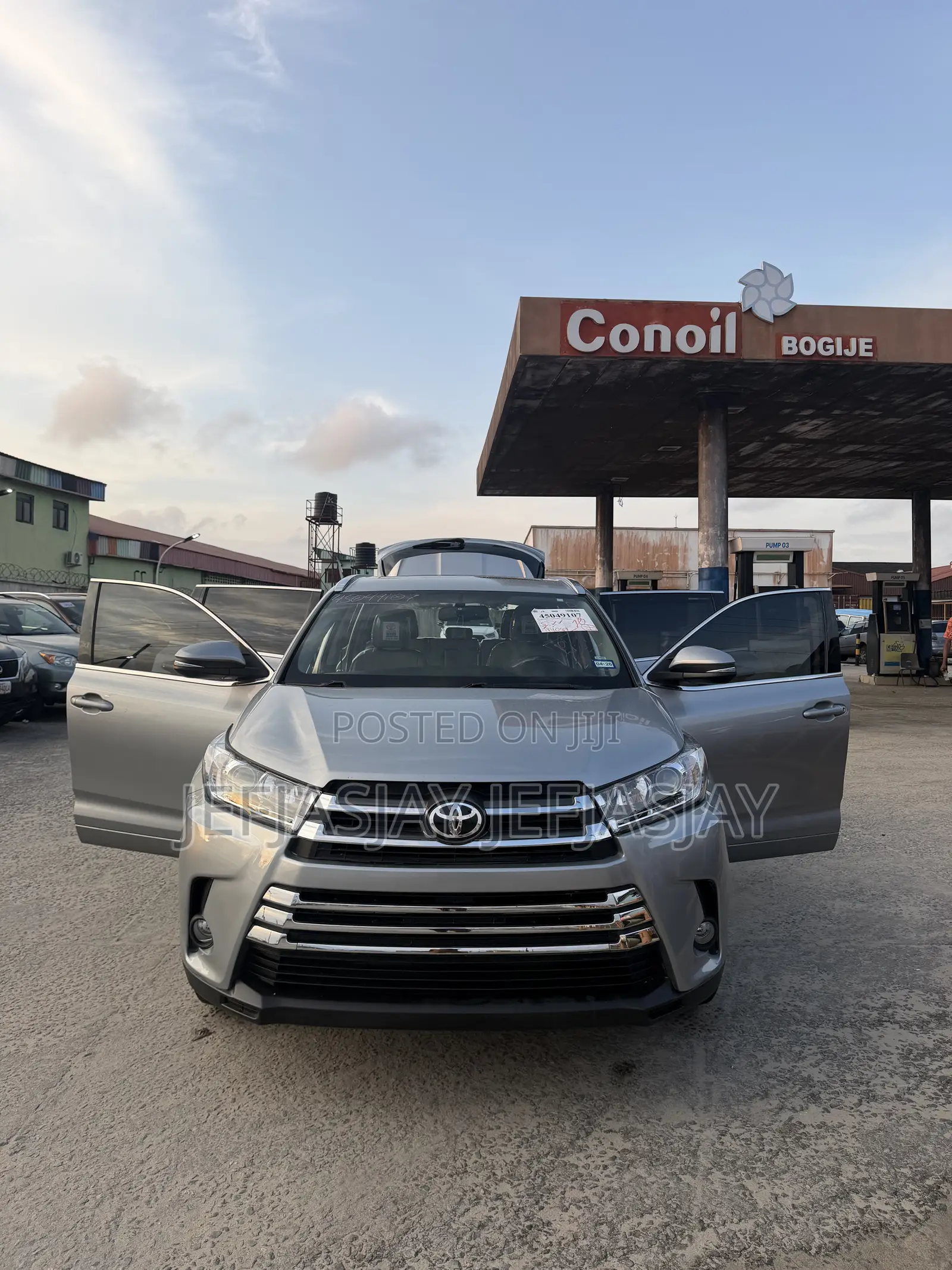 Toyota Highlander XLE 4dr SUV AWD (3.5L 6cyl 6A) 2015 Silver