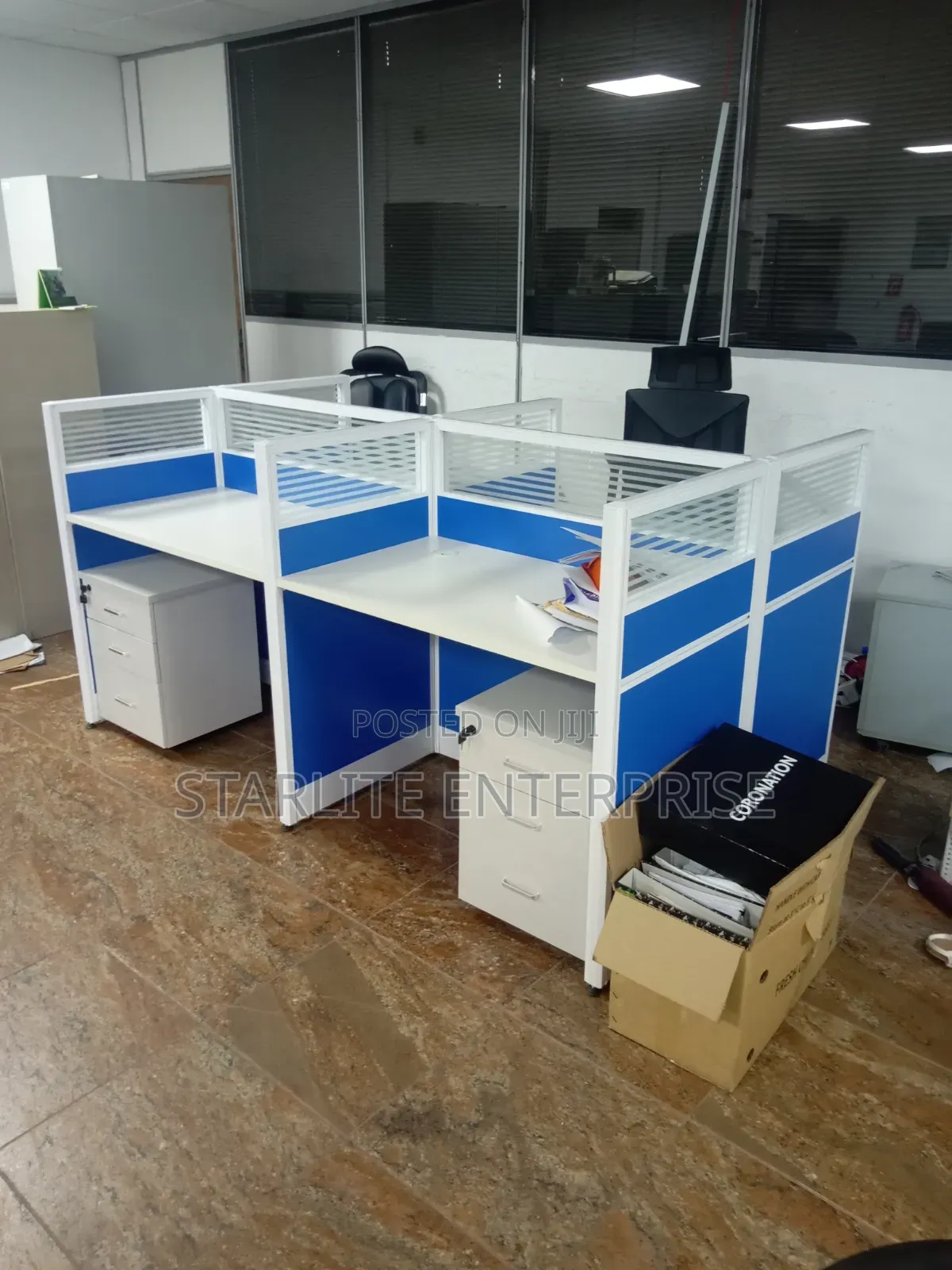 Workstations Table