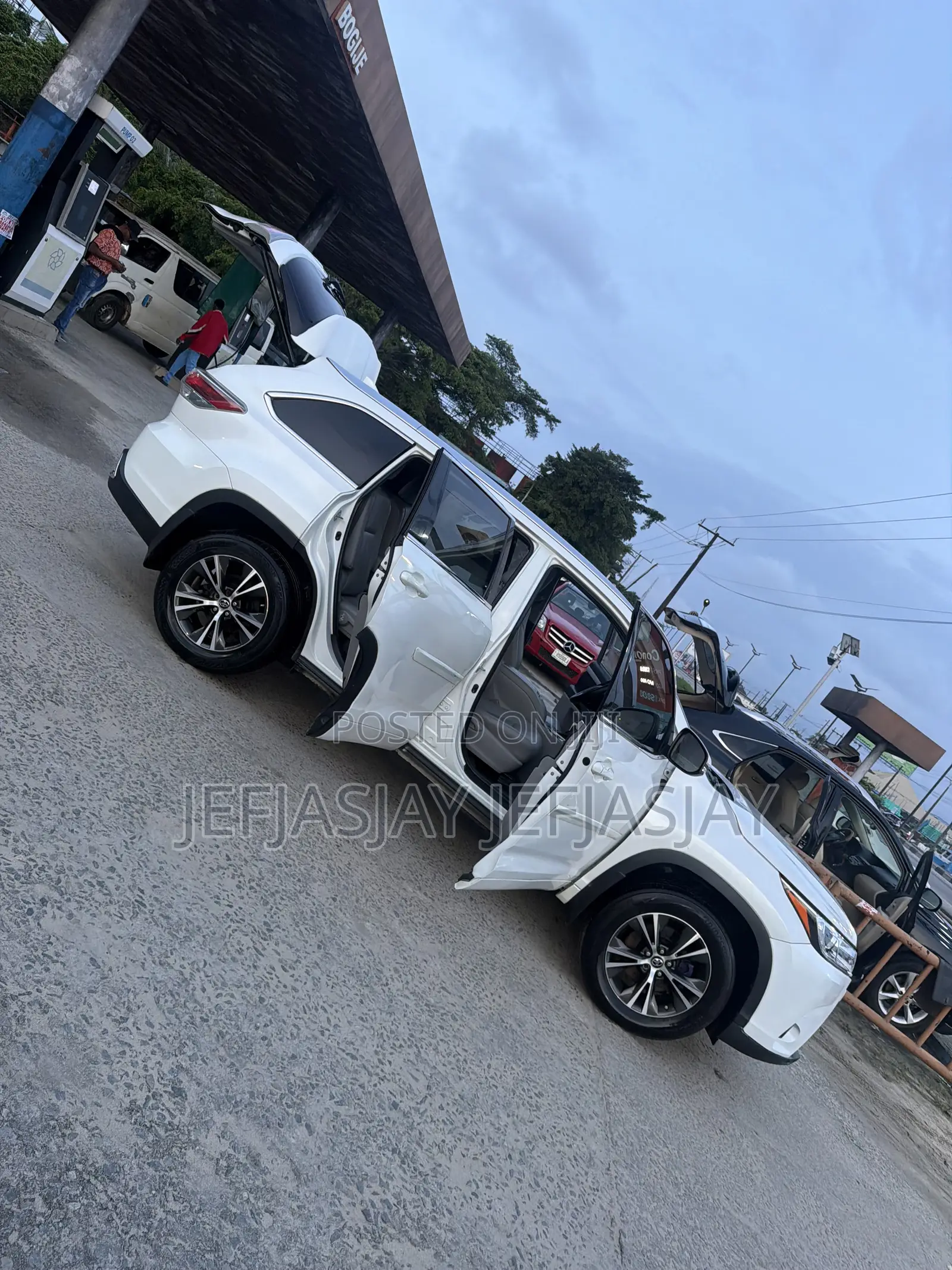 Toyota Highlander XLE V6 4x4 (3.5L 6cyl 6A) 2016 White