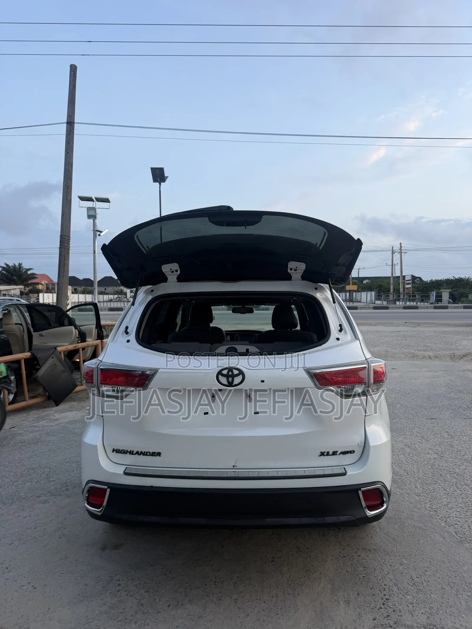 Toyota Highlander XLE V6 4x4 (3.5L 6cyl 6A) 2016 White