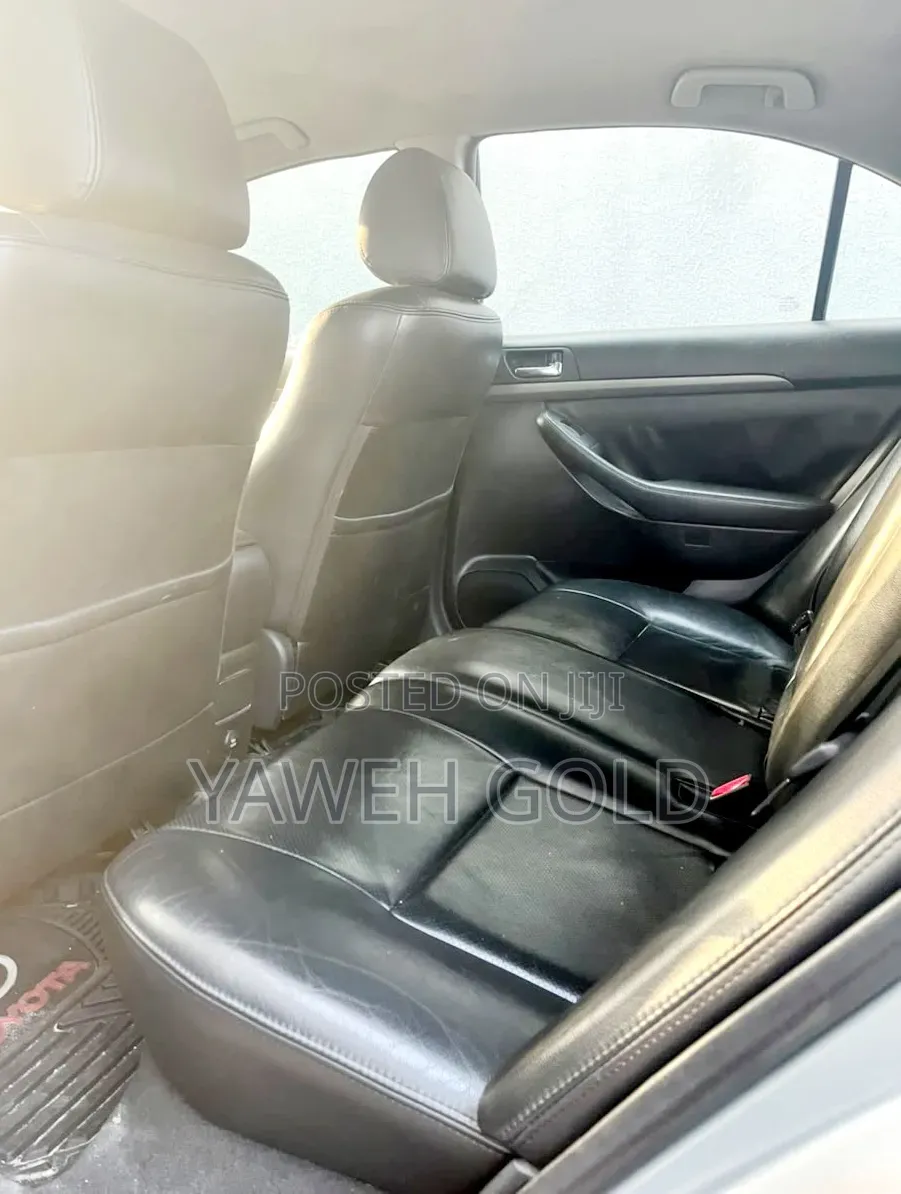 Toyota Avensis 2.0 D-4D 2006 Green